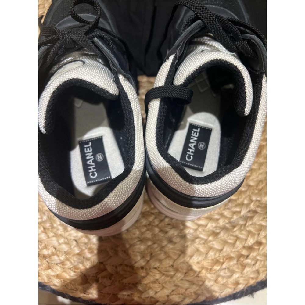 CHANEL Black and White Sneakers Size 42 - Picture 4 of 9